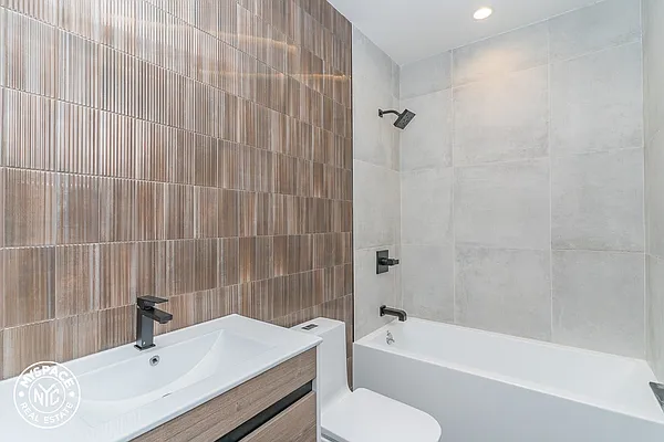Rented by MySpaceNYC | media 9