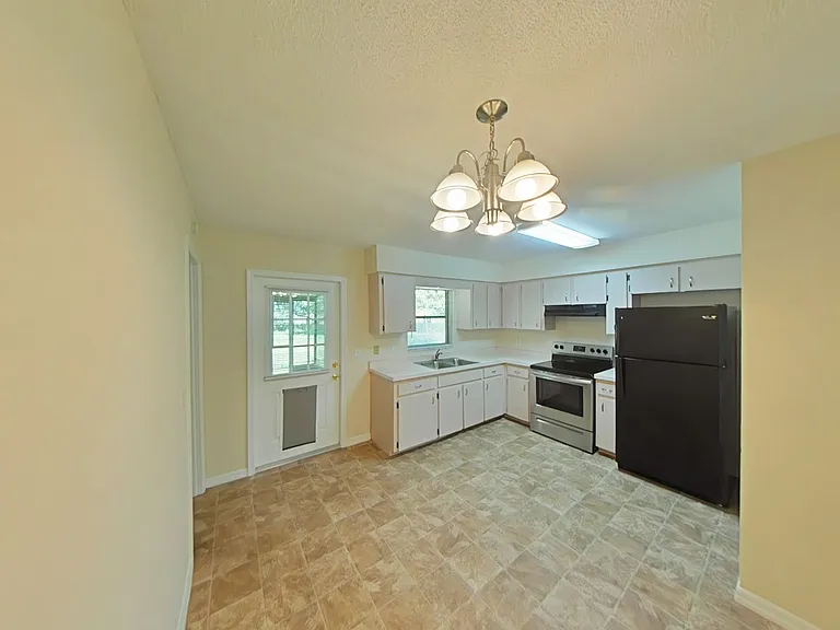 5432 NE 11th Ave — Photo 3