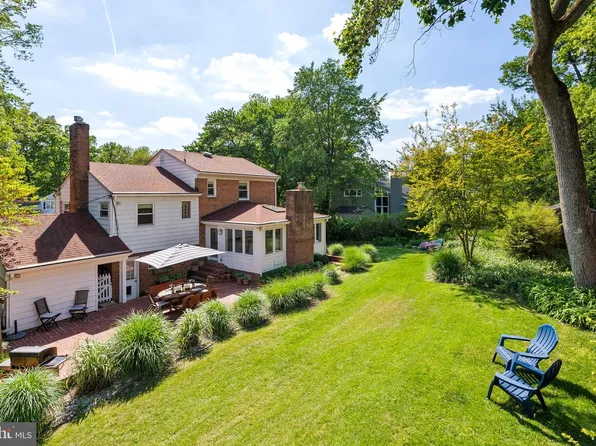 6208 Beachway Dr, Falls Church, VA 22041