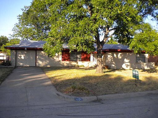 1st image of 1305 Cloverdale Dr