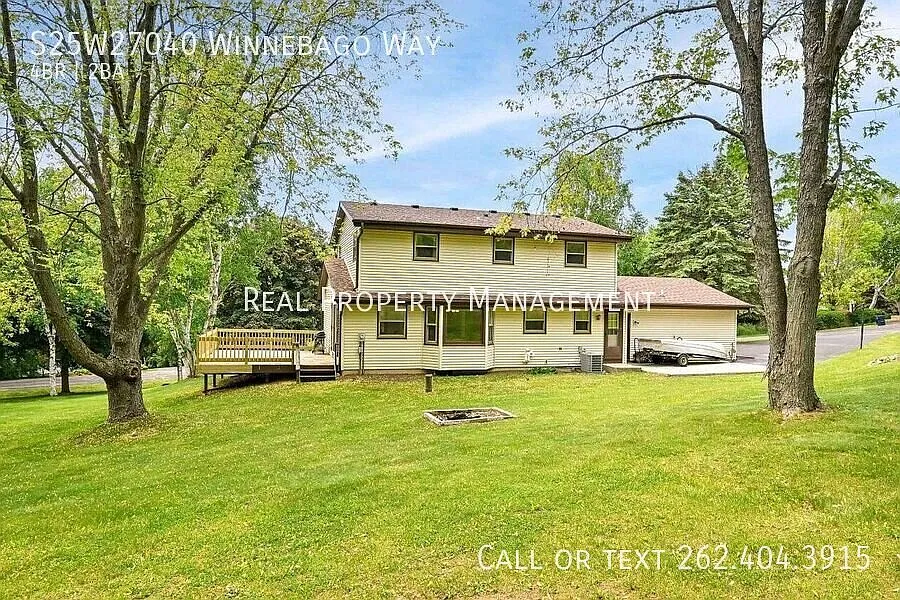 Private Acre+ Living with the Convenience of Prime Waukesha — Photo 3