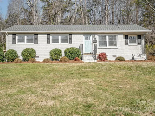 3927 Sheffield Dr, Charlotte, NC 28205