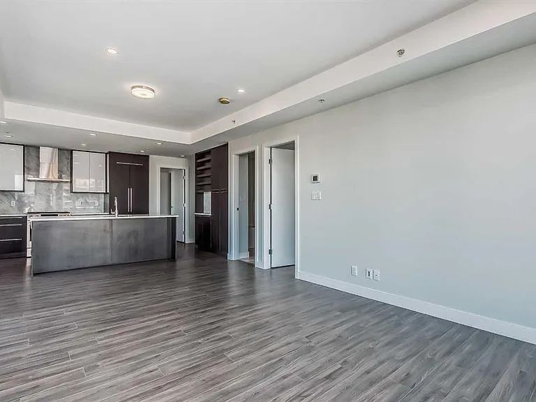 930 16th Ave SW #402 — Photo 16