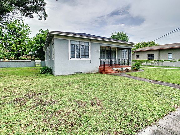 4th image of 2211 Durham St