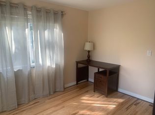 6827 NE 191st St #E, Kenmore, WA 98028