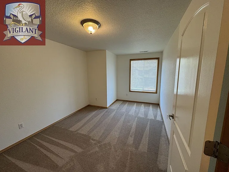 1614 N Falcon Dr — Photo 31