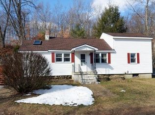 6 Roe Ln, Millbury, MA 01527