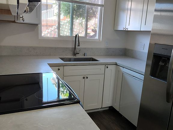 3rd image of 4027 32nd St APT 4