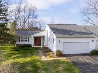 20 Brandywine Ln, Fairport, NY