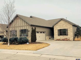 10040 Edgewater Ln, Lincoln, NE 68521