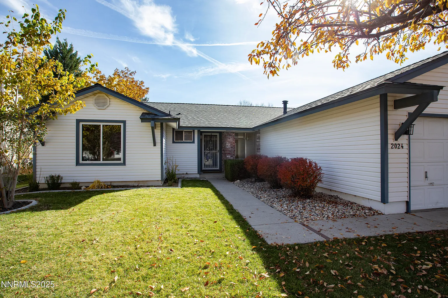 2024 Woodtrail Dr photo 1