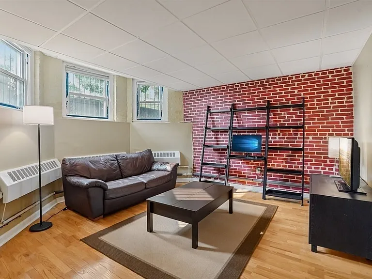 1641 Commonwealth Ave #20 — Photo 1
