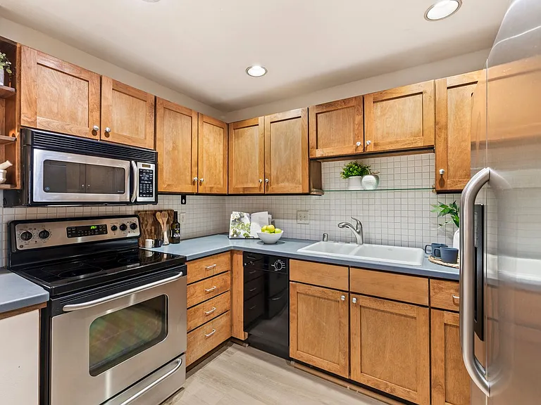 2350 10th Ave E #227 — Photo 10