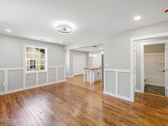 2nd image of 3220 Wilson Ave