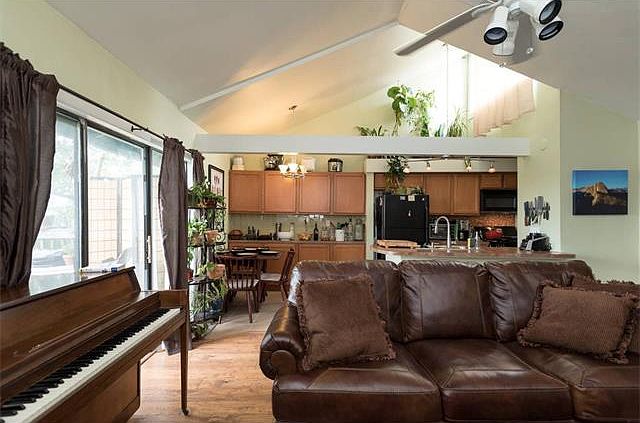 1st image of 2012 Westridge Dr #B