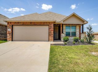 5600 McLanahan Ln, Crowley, TX 76036