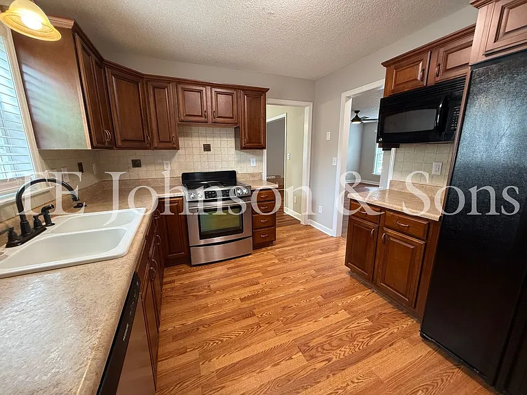 1878 Camden Forest Dr — Photo 15
