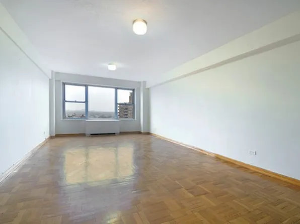 107-40 Queens Boulevard image 1 of 8