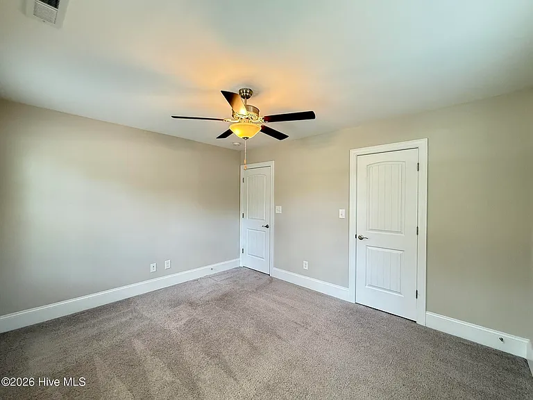 121 Lark Dr — Photo 34
