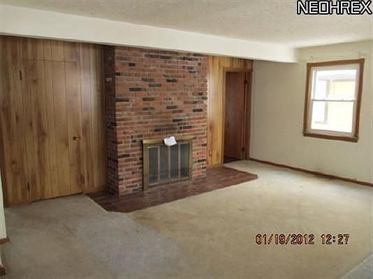 5th image of 25580 Chatworth Dr