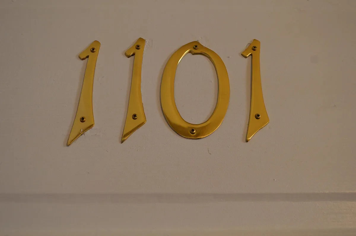 Unit door - 385 S Stone Ave #1101