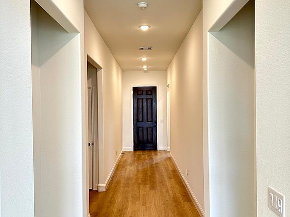 3rd image of 1704 Jaycreek Ct