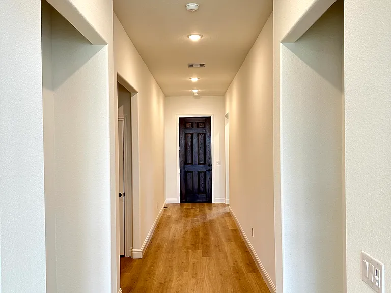 1704 Jaycreek Ct — Photo 3