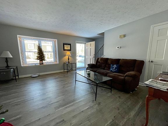 3rd image of 448 Woodland Ct SE