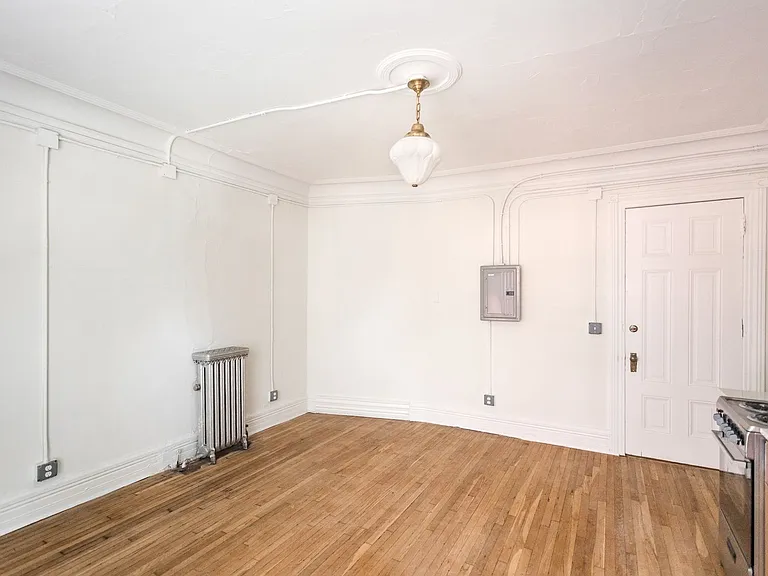 Goodell Manor — Photo 13