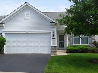 2826 Beacon Point Cir, Elgin, IL 60124