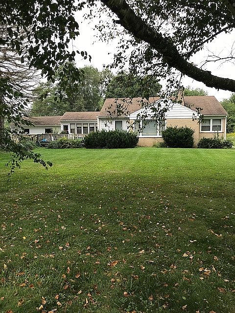2nd image of 2488 N Rochester Rd