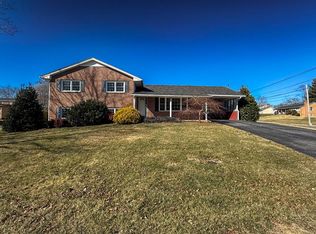 690 Mountain View Dr, Wytheville, VA