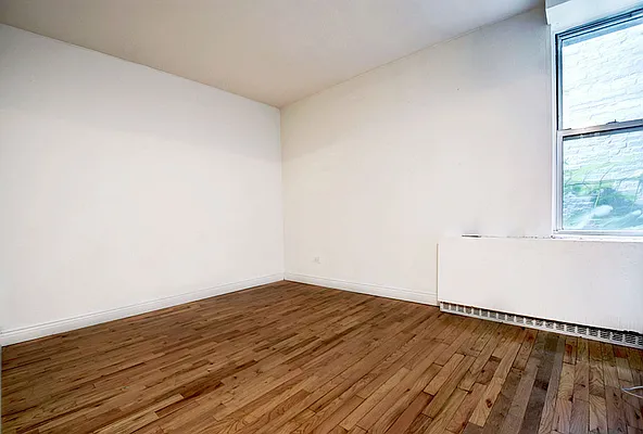 Rented by Urbane Brokerage | media 6