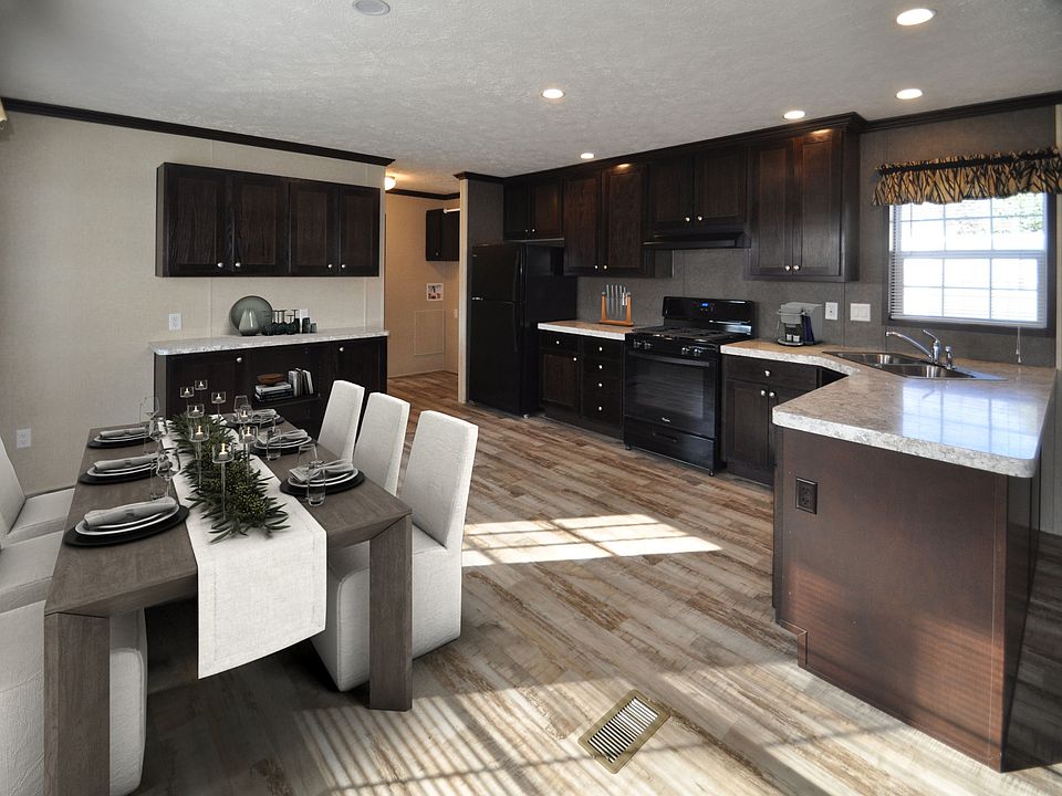 1st image of 18 Gaslight Dr