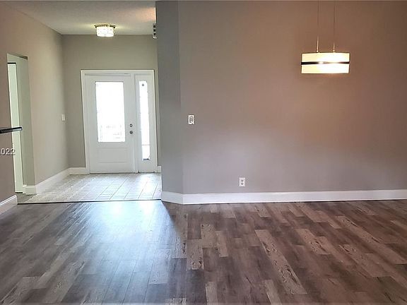 5th image of 1023 SW 42nd Ave
