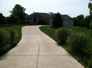 11684 Hidden Hollow Dr, Grand Haven, MI 49417
