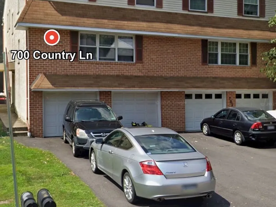 700 Country Ln #1