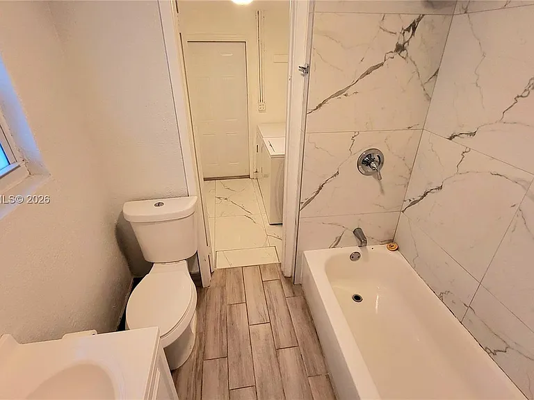 720 NE 5th St #1 — Photo 20