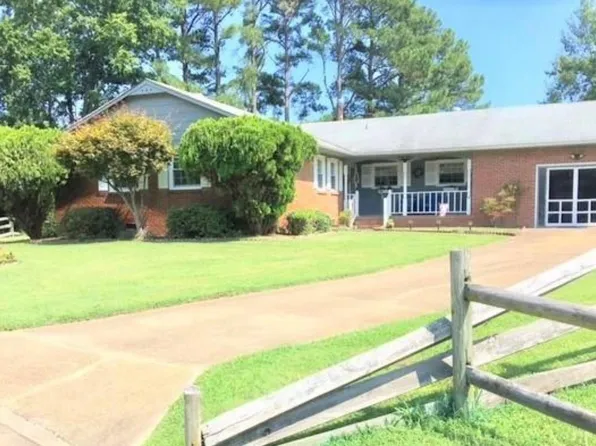 1320 Martine Ct, Virginia Beach, VA 23454
