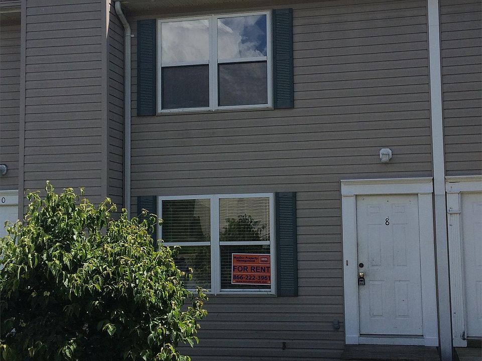 1st image of 8 Oakview Ct