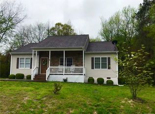 1035 Cole Harbor Rd, Blackstone, VA 23824