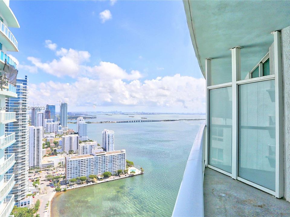 1st image of 1900 N Bayshore Dr APT 4110