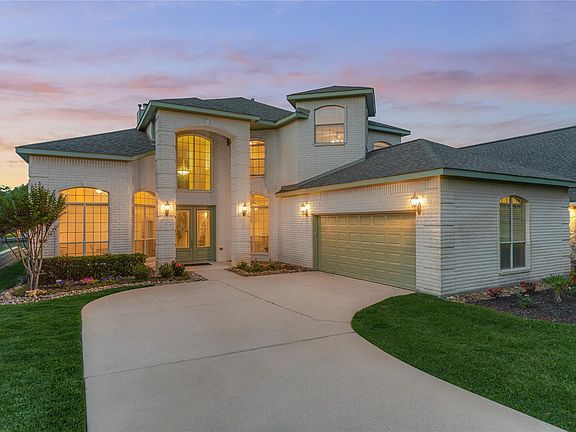 5th image of 237 Blue Heron Dr