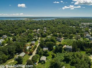 83 Pine St, Edgartown, MA 02539