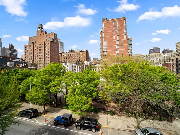 4th image of 519 2nd Ave APT 5W