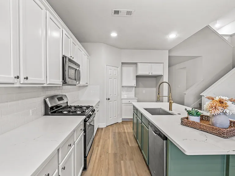 4408 Switchgrass St — Photo 4