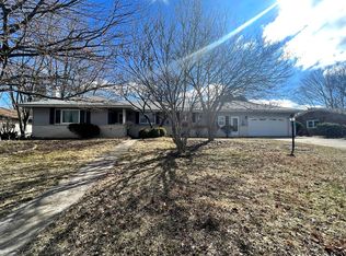 2016 Prairie View Dr, Urbana, IL 61802