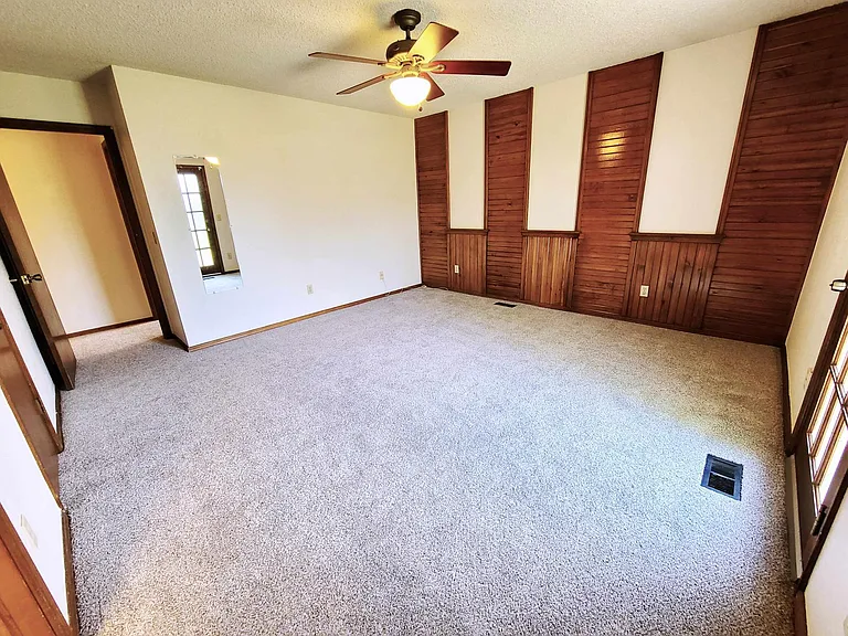 10413 Glascow Dr — Photo 12