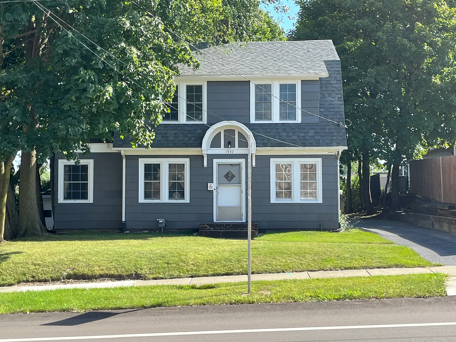 3 bed, 1800 sqft, $1,800 — Photo 1