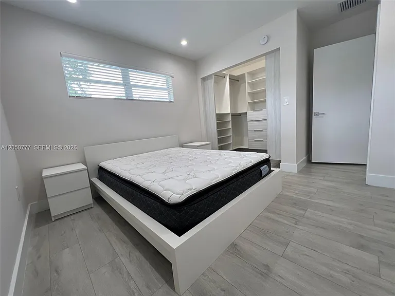 1405 N 46th Ave — Photo 24